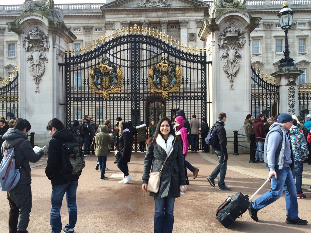 buckingham palace and travel tips via genpink.com